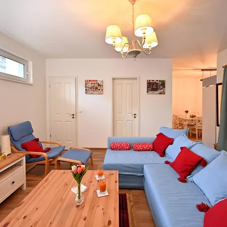 Holiday home Gesztenyehaz 6 Fos Fuerdodezsaval Leanyfalu