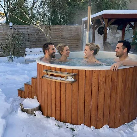 Gesztenyeház A Dunakanyarban Fürdődézsával