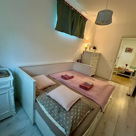 Gesztenyeház A Dunakanyarban Fürdődézsával Nyaraló Leányfalu