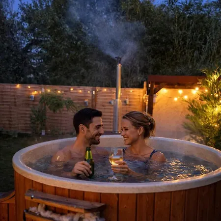 Gesztenyeház A Dunakanyarban Fürdődézsával *