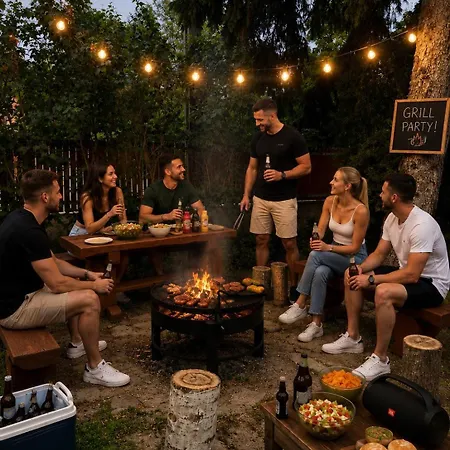 בית נופש Gesztenyehaz With Hot Tub Leányfalu
